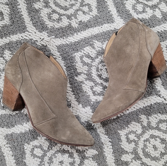 BELLE SIGERSON MORRISON Taupe Suede Ankle Boots Size 8 - Picture 3 of 8